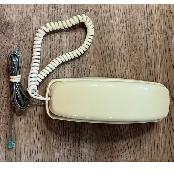 AT&T Other Att 2 Basic Trimline Corded Phone No Ac Power Required